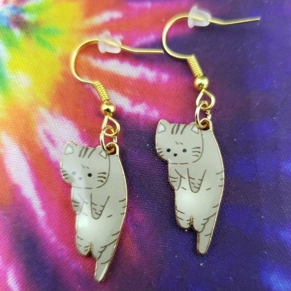 HANDMADE gray tabby cat earrings - Picture 1 of 4